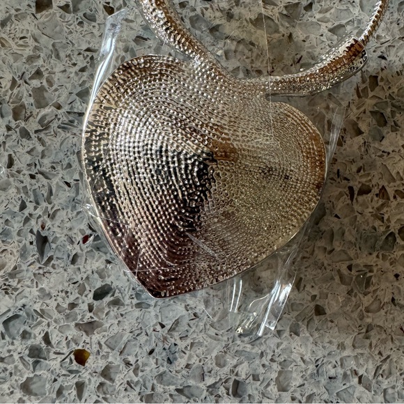 Heart of the Ocean Necklace - Picture 10 of 11